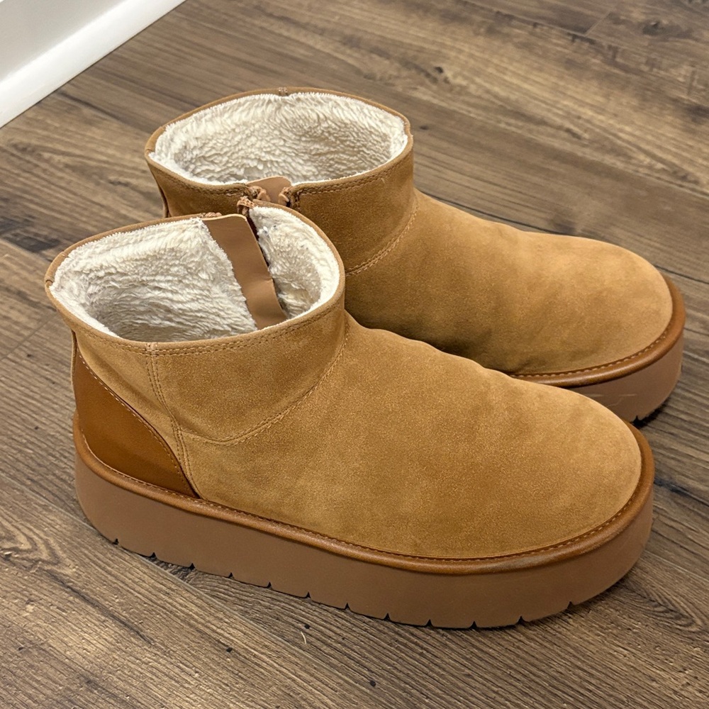 Wild Fable Tan Winter Boots